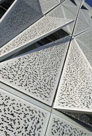 1.jpg.320x470_q85_crop-smart_upscale.jpg